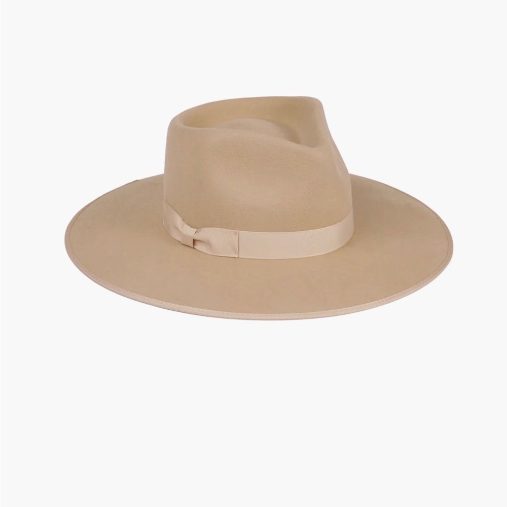 Lack of color beige wool rancher hat